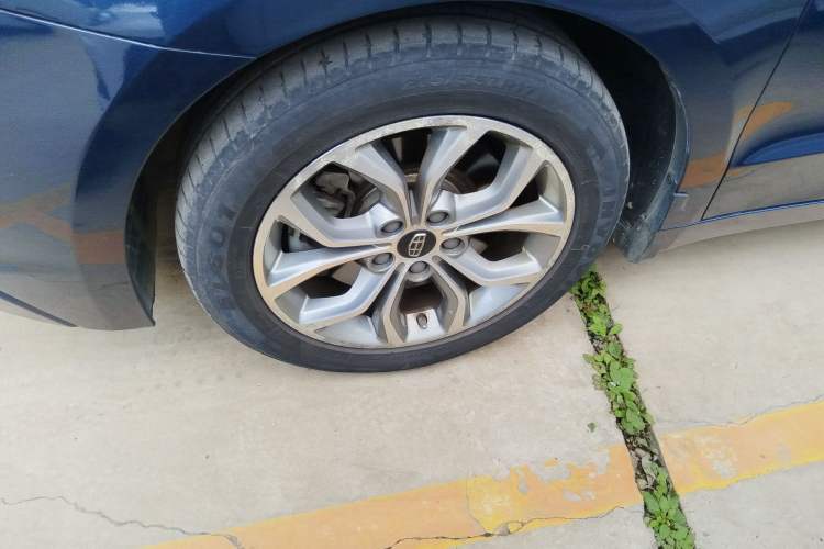 Used Geely Auto Emgrand GT 2016 1.8T Comfort Model Left Front Wheel Hub