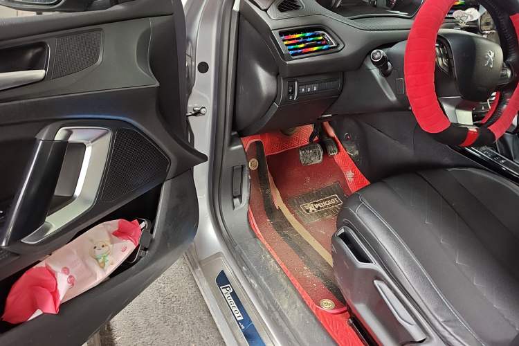 Used Peugeot 308 2016 1.6L Automatic Luxury Edition Driver Seat