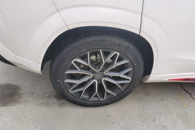 Used CHANGAN OSHAN Z6 2023 Blue Whale 1.5T DCT Smart-Led City Edition Right Rear Wheel Hub