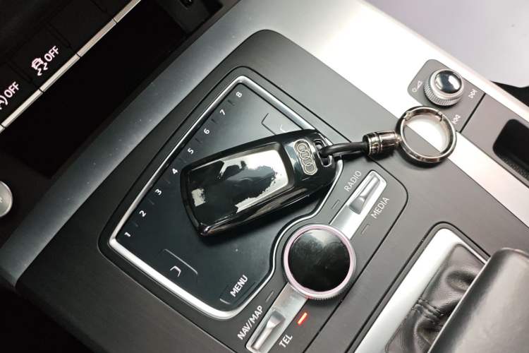 Used Audi Q5L 2018 40 TFSI Prestige Fashion Edition China VI Vehicle Key