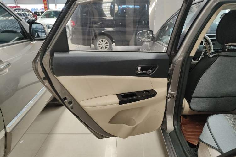 Used Changan Eado 2015 1.6L Manual Luxury Model China V Standard
