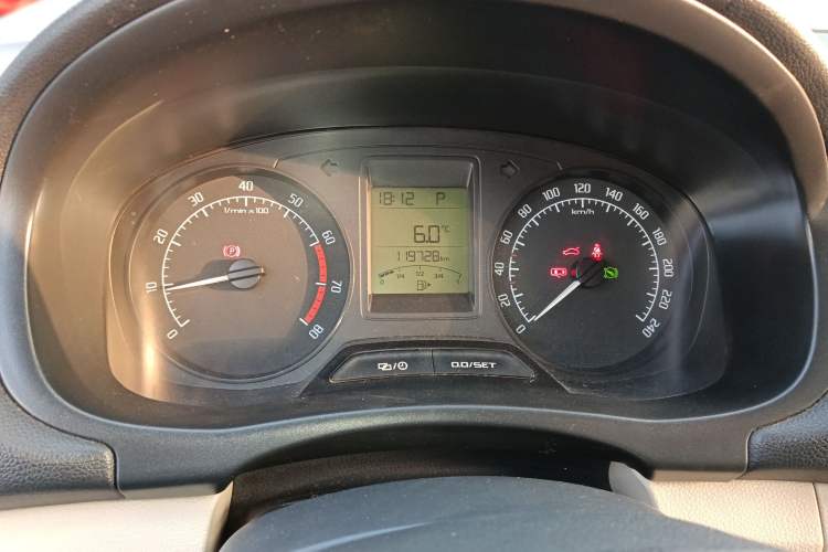 Used Skoda Fabia 2014 1.4L Automatic Crystal Edition