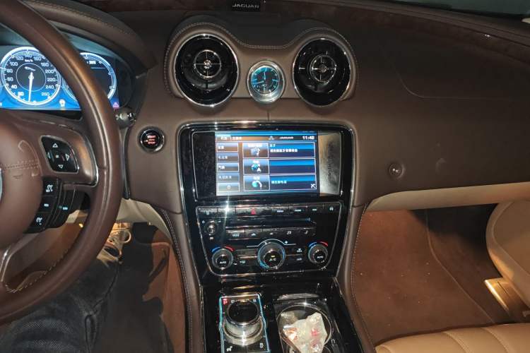 Used Jaguar XJ 2014 XJL 3.0 SC Two-Wheel-Drive Panoramic Business Edition