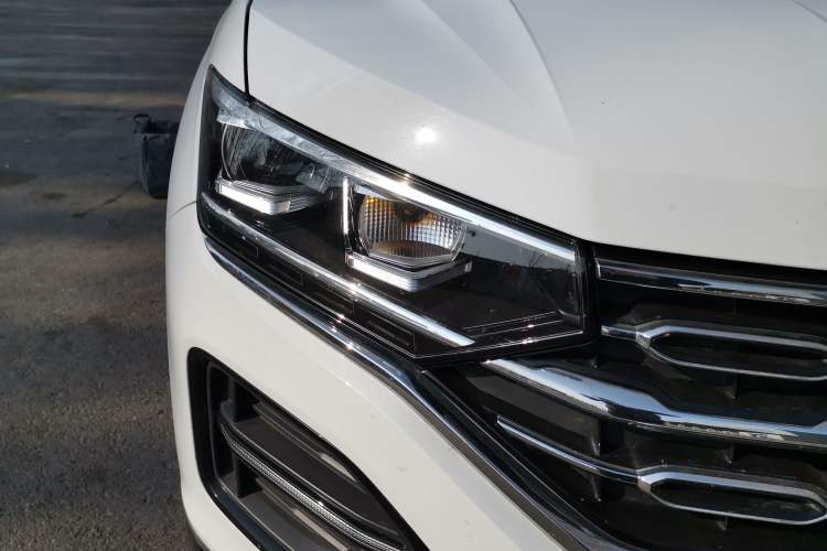 Used Volkswagen Tayron 2020 330TSI Two-Wheel Drive Luxury Smart Connectivity Version