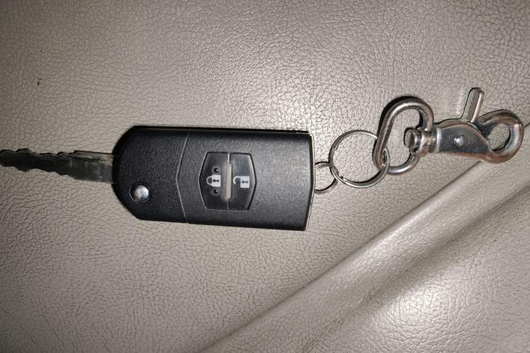 Used Mazda 8 2011 2.3L Deluxe Edition Vehicle Key