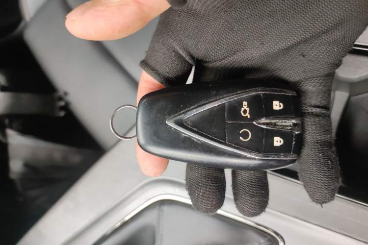 Used CHANGAN OSHAN X5 PLUS 2023 Revised 1.5T DCT Pioneer Edition Interior 1