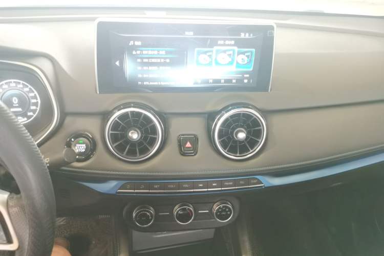 Used Dongfeng Fengon E3 2019 EV Zhiyue Model Audio And AC Panel