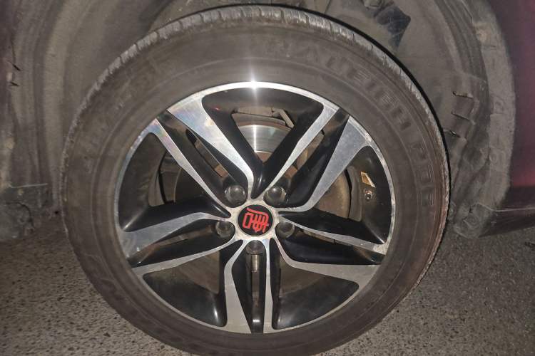 Used BYD Tang New Energy 2015 2.0T Four-Wheel-Drive Flagship Model Right Front Wheel Hub