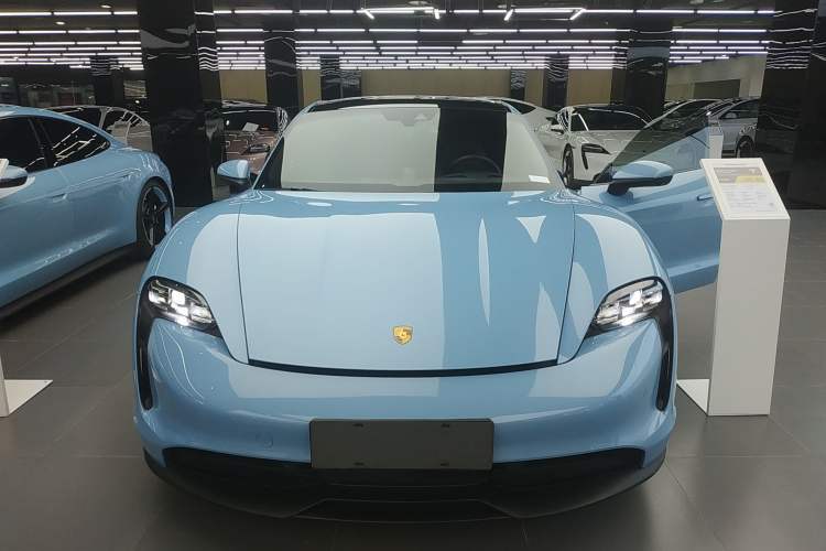 Used Porsche Taycan 2022-Year Updated Taycan
