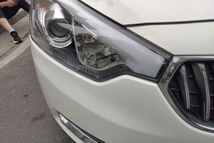 Used Kia K3 2015 1.6L Automatic GL Right Front Headlight