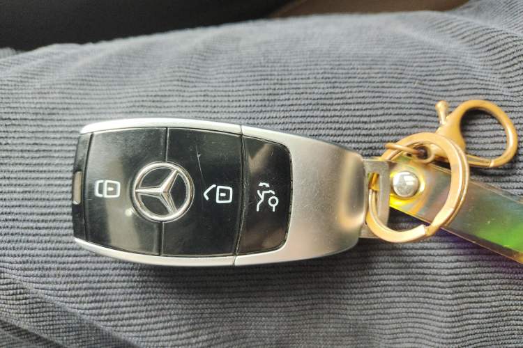 Used Mercedes-Benz E-Class 2019 E 300 L Sporty and Stylish Model
