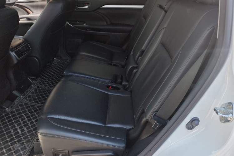 Used Toyota Highlander 2018 2.0T Four-Wheel Drive Luxury Edition 7 Seats China V Emission Standard