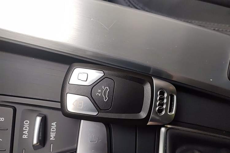 Used Audi A4L 2019 40 TFSI Fashion Edition China VI Emission Standard