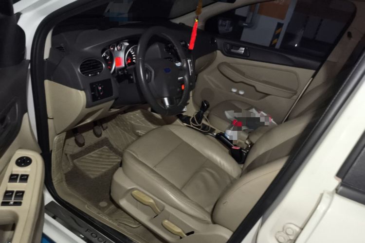 Used Ford Focus 2013 Sedan Classic 1.8L Manual Fashion Edition