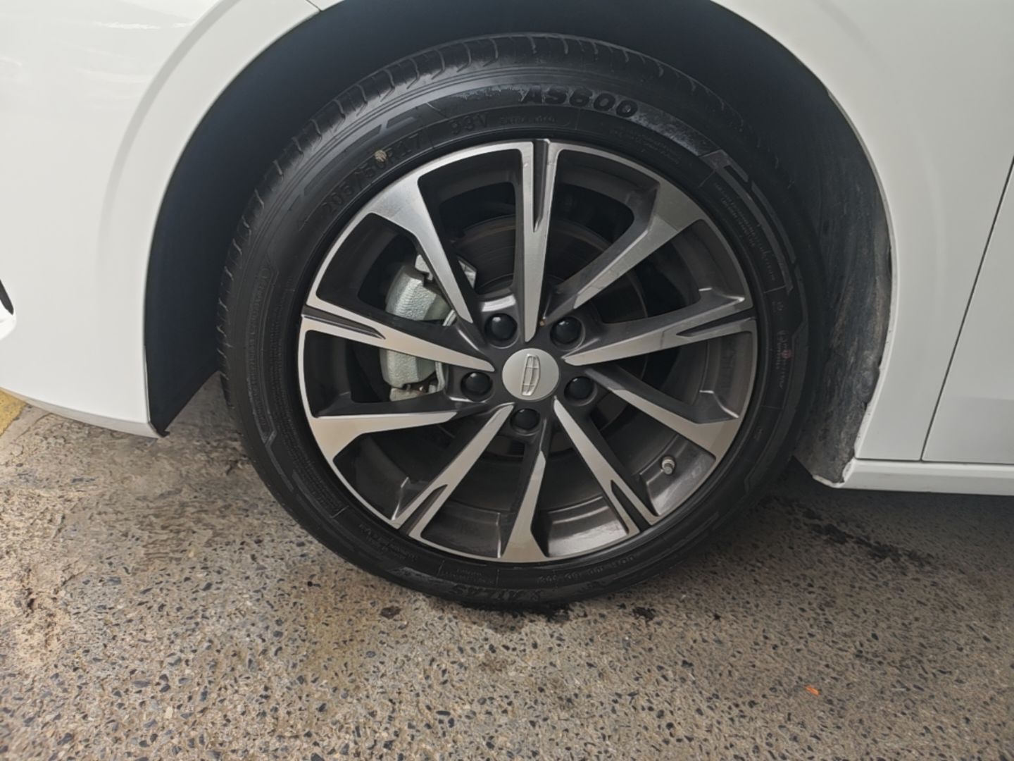 Geely Auto Emgrand 2025 4th Generation 1.5L CVT Flagship Version — снимка 10
