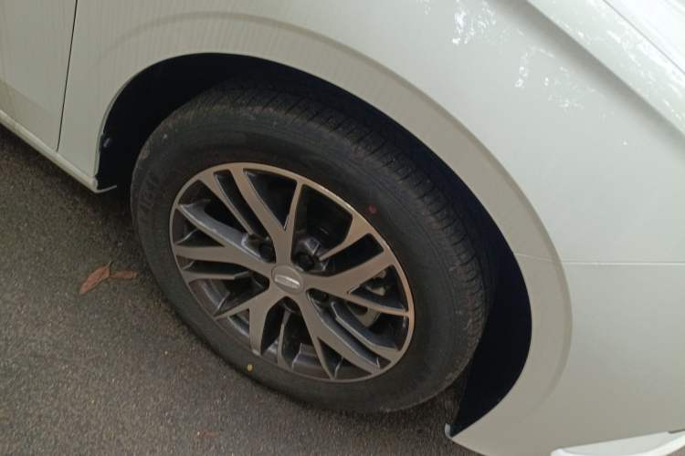 Used Geely Auto Emgrand 2025 4th Generation 1.5L Manual – Dragon Edition