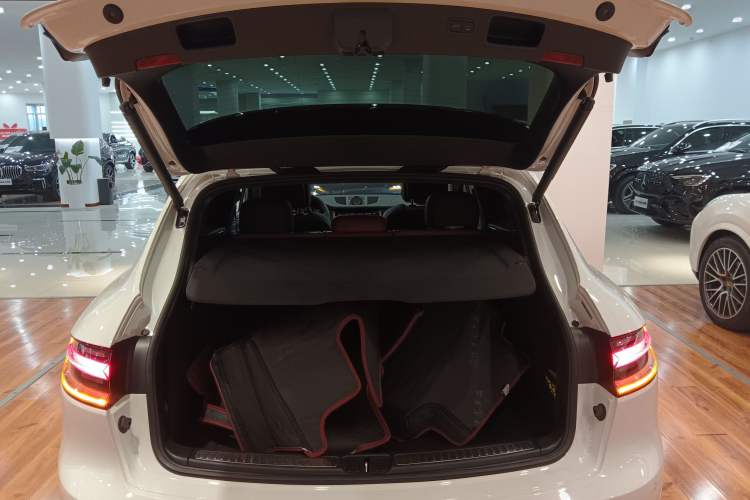 Used Porsche Macan 2023 Macan 2.0T
