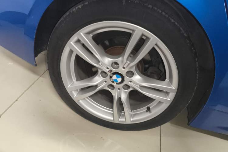 Used BMW 4 Series 2017 425i Gran Coupe Leading Model with M Sport Package Right Rear Wheel Hub