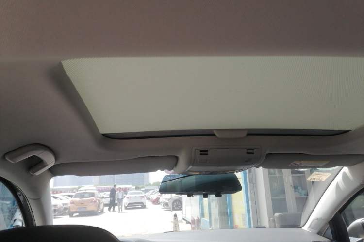 Used Volkswagen Golf 2018 230TSI Automatic Comfort Model Headliner