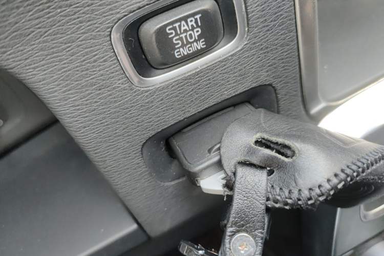 Used Volvo S60 2011 2.0T ZhiShang Version
