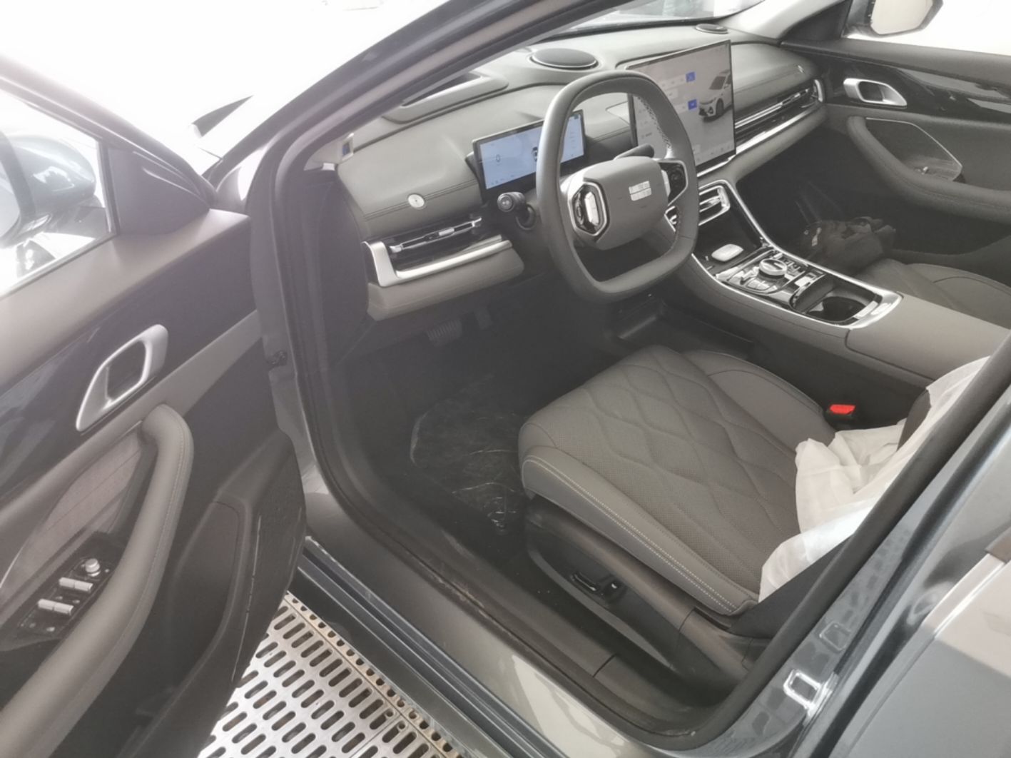 Geely Galaxy A7 2025 Model EM-i 150km Exploration+ Edition — снимка 18