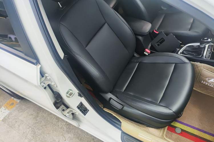 Used Hyundai Celesta 2020 1.6L Automatic GL Enjoyable Edition Right Front Seat