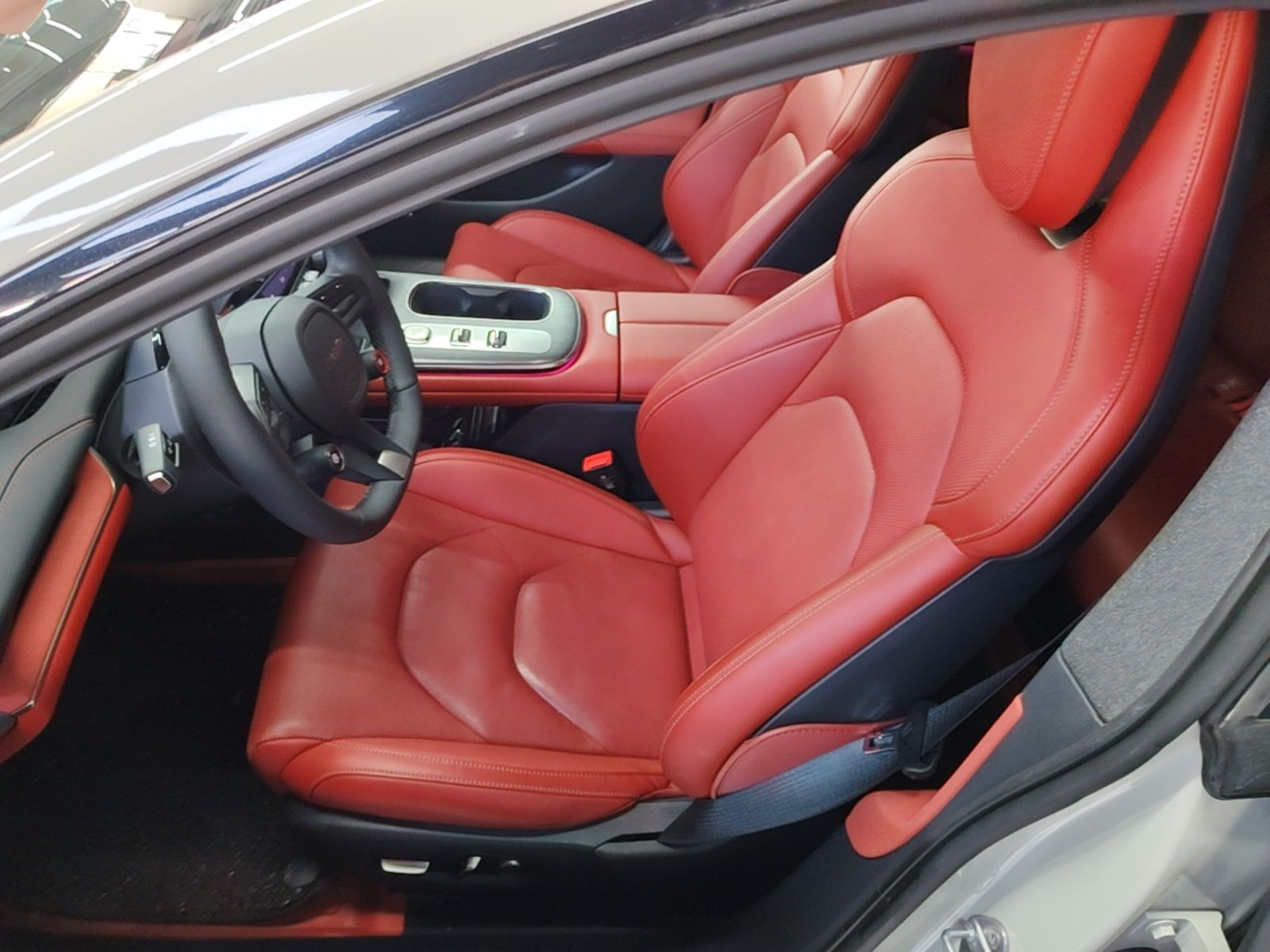 Xiaomi Auto SU7 2024 Rear-Drive Ultra-Long Range Advanced Pro-Level Intelligent Driving Version — снимка 17