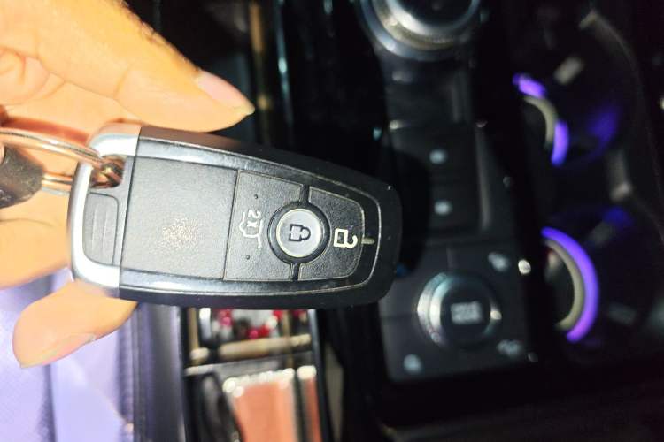 Used Ford Explorer 2020 EcoBoost 285 4x4 Titanium Edition 7-Seater