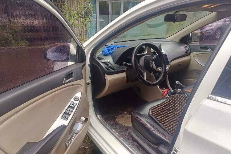 Used Hyundai Verna (older generation) 2016 1.4L Manual Smart GLS Trim