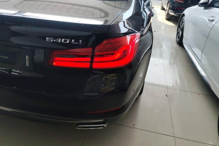 Used BMW 5 Series 2019 540Li Executive Edition Exterior 3
