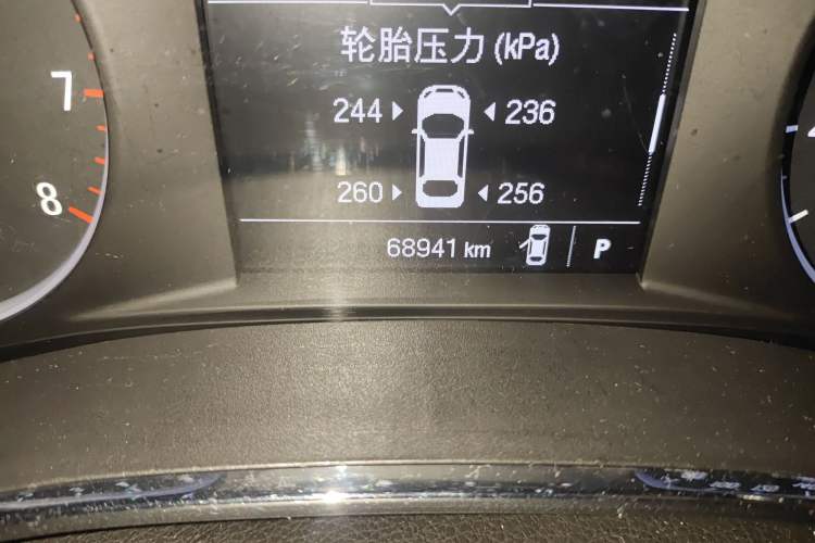 Used Buick Encore 2016 18T Automatic Two-Wheel Drive Urban Elite Model Odometer Close Up