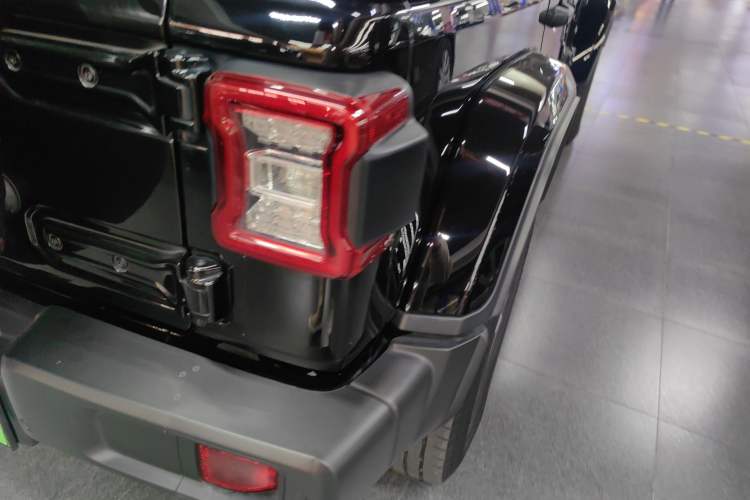Used Jeep Wrangler New Energy 2021 Four-Door 2.0T 4xe Sahara Right Rear Taillight