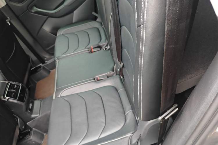 Used Skoda Kodiaq 2019 Facelifted TSI330 7-Seater Two-Wheel-Drive Luxury Enjoyment Edition China VI Standard
