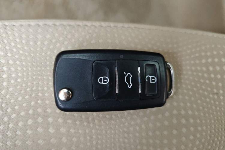 Used Buick Excelle 2013 1.5L Automatic Classic Model Vehicle Key