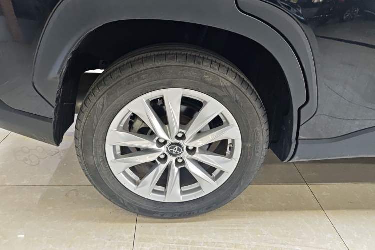 Used Toyota Corolla Cross 2023 2.0L Pioneer Edition Right Rear Wheel Hub