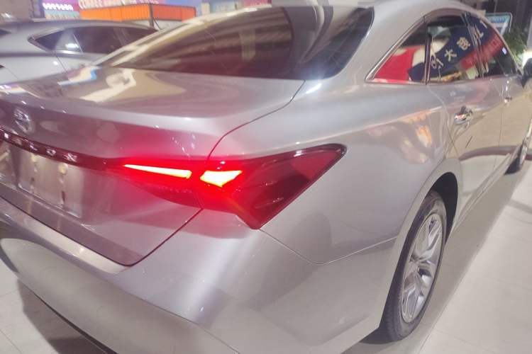 Used Toyota Avalon 2019 2.0L Luxury Edition China VI Standard Exterior 3