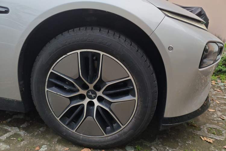 Used XPeng P7 2024 P7i 550 Max Right Front Wheel Hub