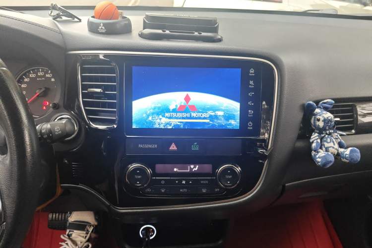 Used Mitsubishi Outlander 2018 2.0L Two-Wheel-Drive Jiale Edition 7-Seater
