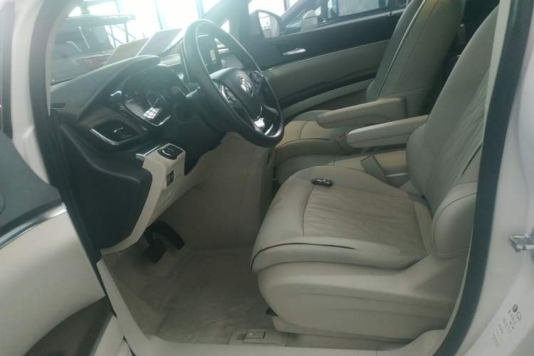 Used Buick GL8 2023 Land Executive Class 652T Luxury Model