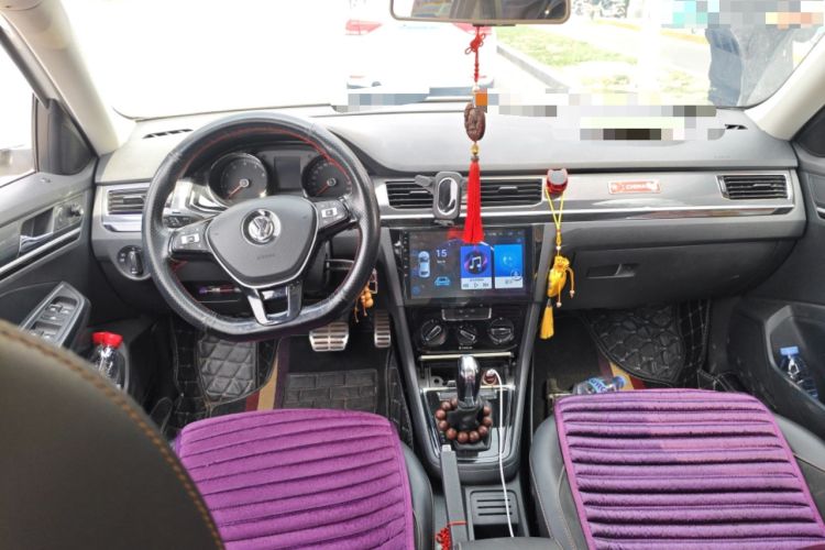 Used Volkswagen C-TREK 2017 1.6L Automatic Comfort Model Center Console