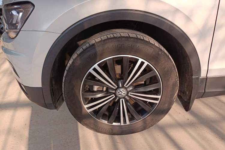 Used Volkswagen Tiguan L 2019 Updated Version 330TSI Automatic Two-Wheel Drive Panoramic Comfort Edition China VI Standard Exterior 4