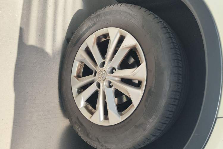 Used Nissan X-Trail 2014 2.5L CVT Leading Edition 4WD
