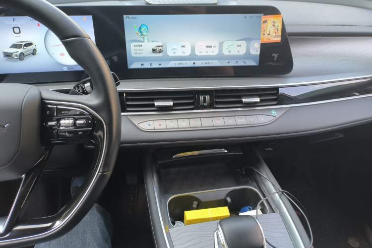 Used Chery Tiggo 8 PRO 2025 290T Two-Wheel-Drive Luxury Edition Audio And AC Panel