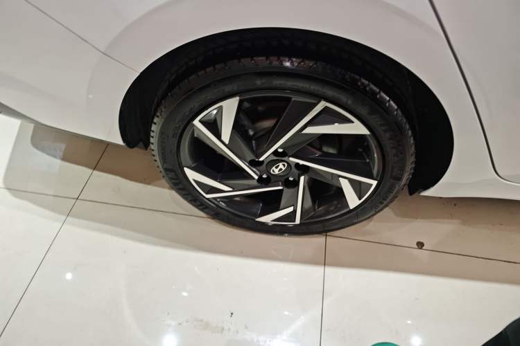 Used Hyundai Elantra 2023 1.5L CVT LUX Prestige Edition Right Rear Wheel Hub