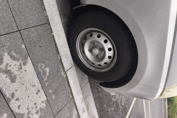 Used Wuling Rongguang V 2016 1.5L Practical Version
