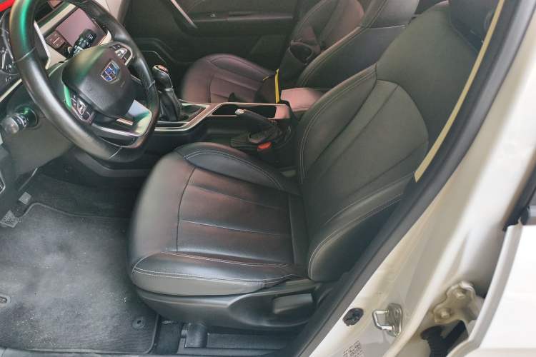 Used Geely Auto Vision X3 2019 Upgraded Model 1.5L Manual Elite Version
