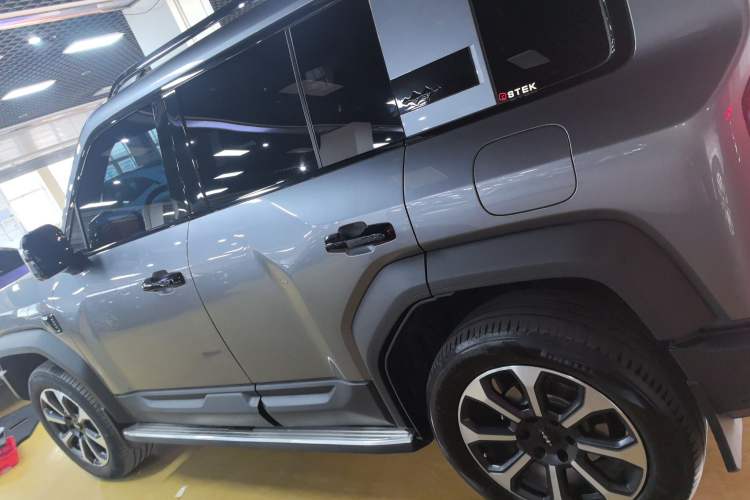 Used Formula Leopard Leopard 5 2023 Navigator Edition
