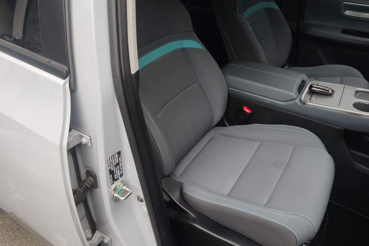 Used AION Y 2023 Plus 510 Enjoy Edition Right Front Seat