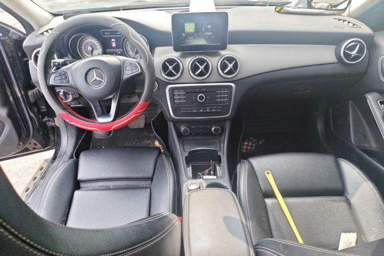 Used Mercedes-Benz GLA 2016 GLA 200 Sport Edition Center Console