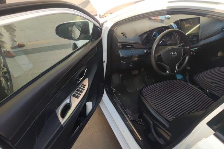 Used Toyota YARiS L Zhi Xuan 2015 1.5E Automatic Charm Edition